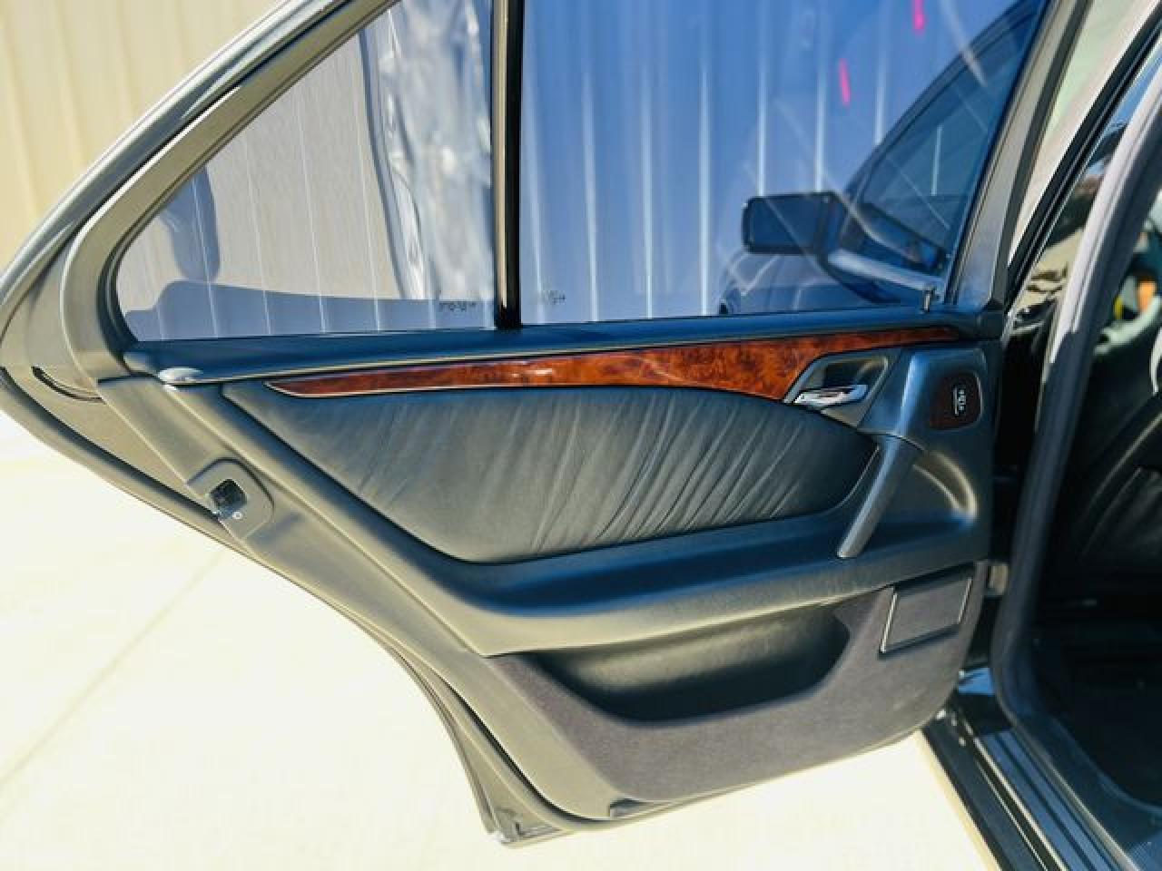 1998 MERCEDES-BENZ E-Class