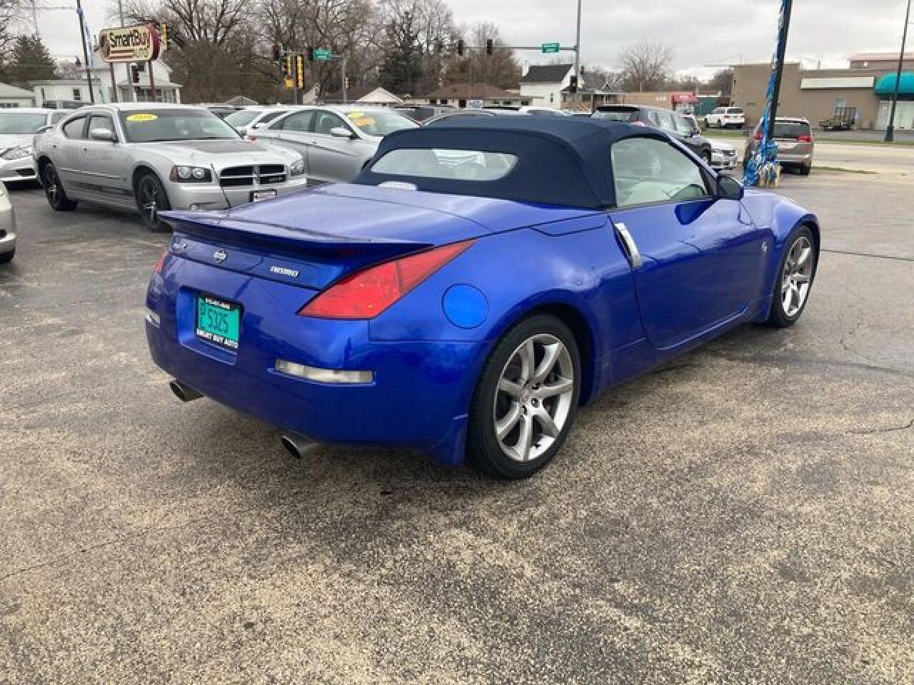 2004 NISSAN 350Z