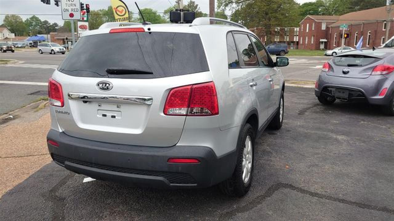 2011 KIA SORENTO