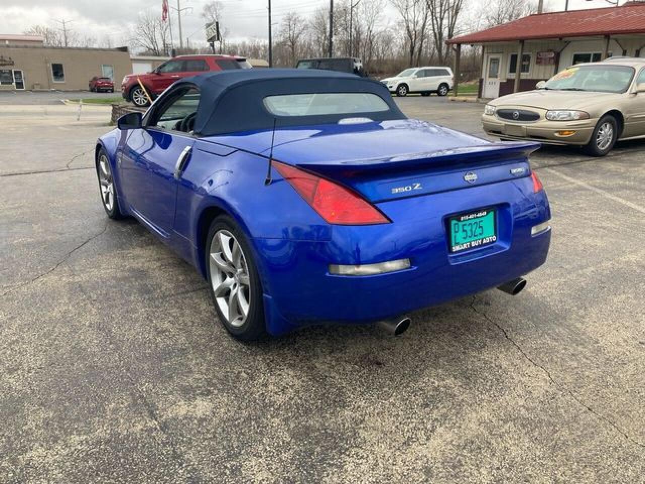2004 NISSAN 350Z