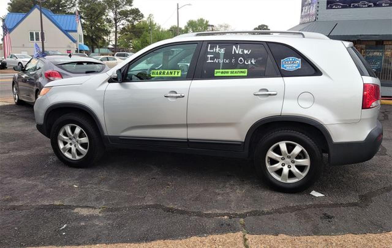 2011 KIA SORENTO