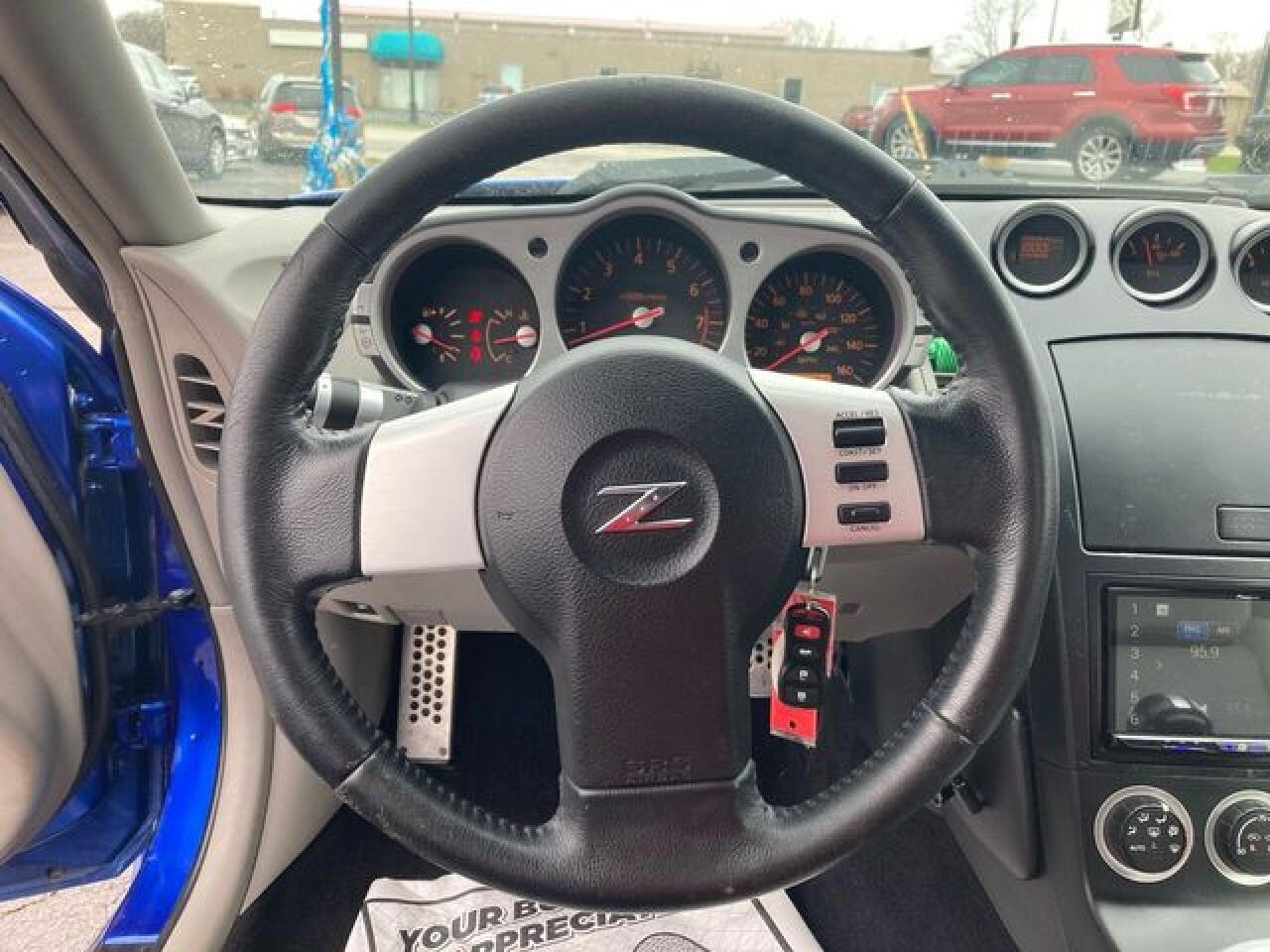2004 NISSAN 350Z