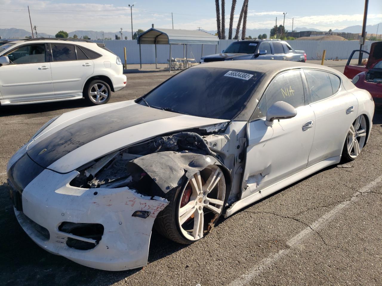 2011 PORSCHE Panamera