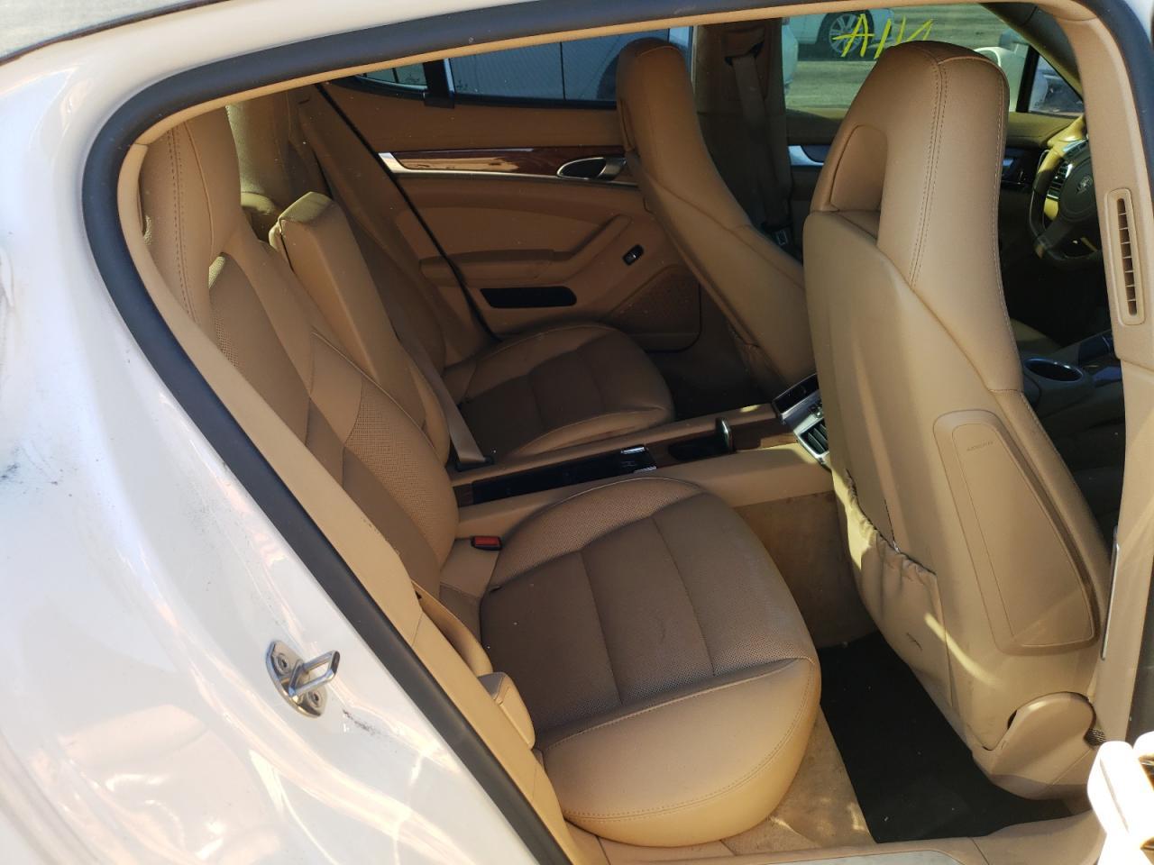 2011 PORSCHE Panamera