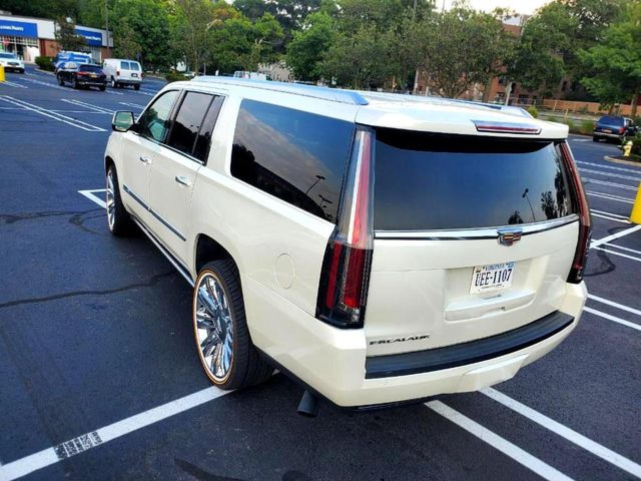 2016 CADILLAC Escalade ESV