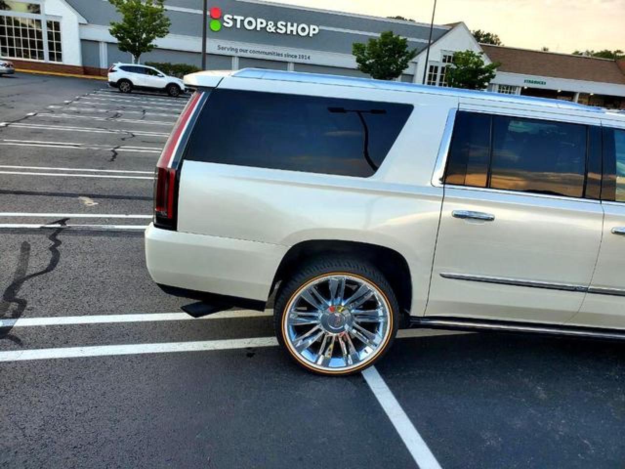 2016 CADILLAC Escalade ESV