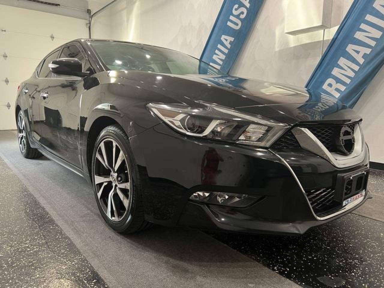 2017 NISSAN Maxima