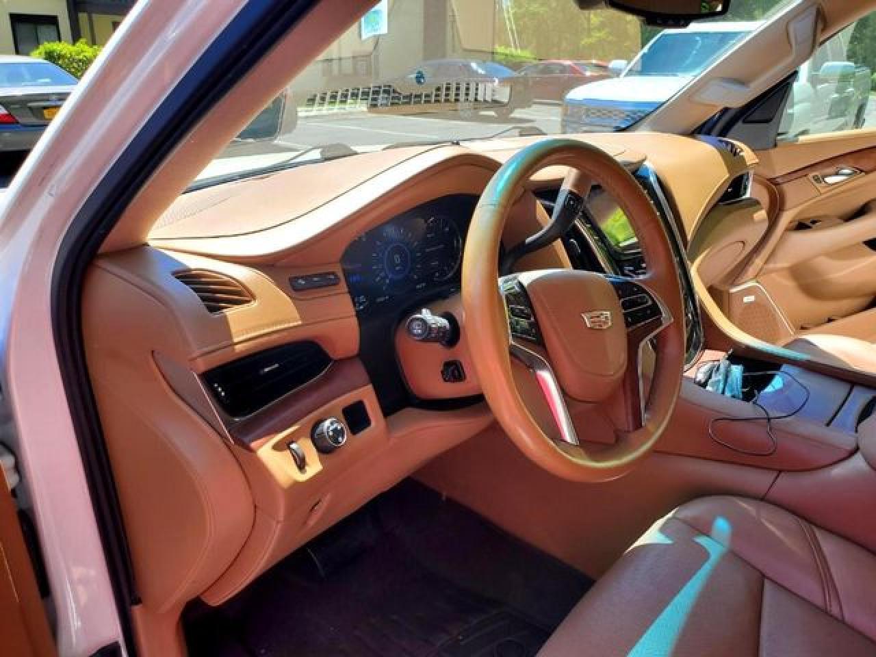 2016 CADILLAC Escalade ESV