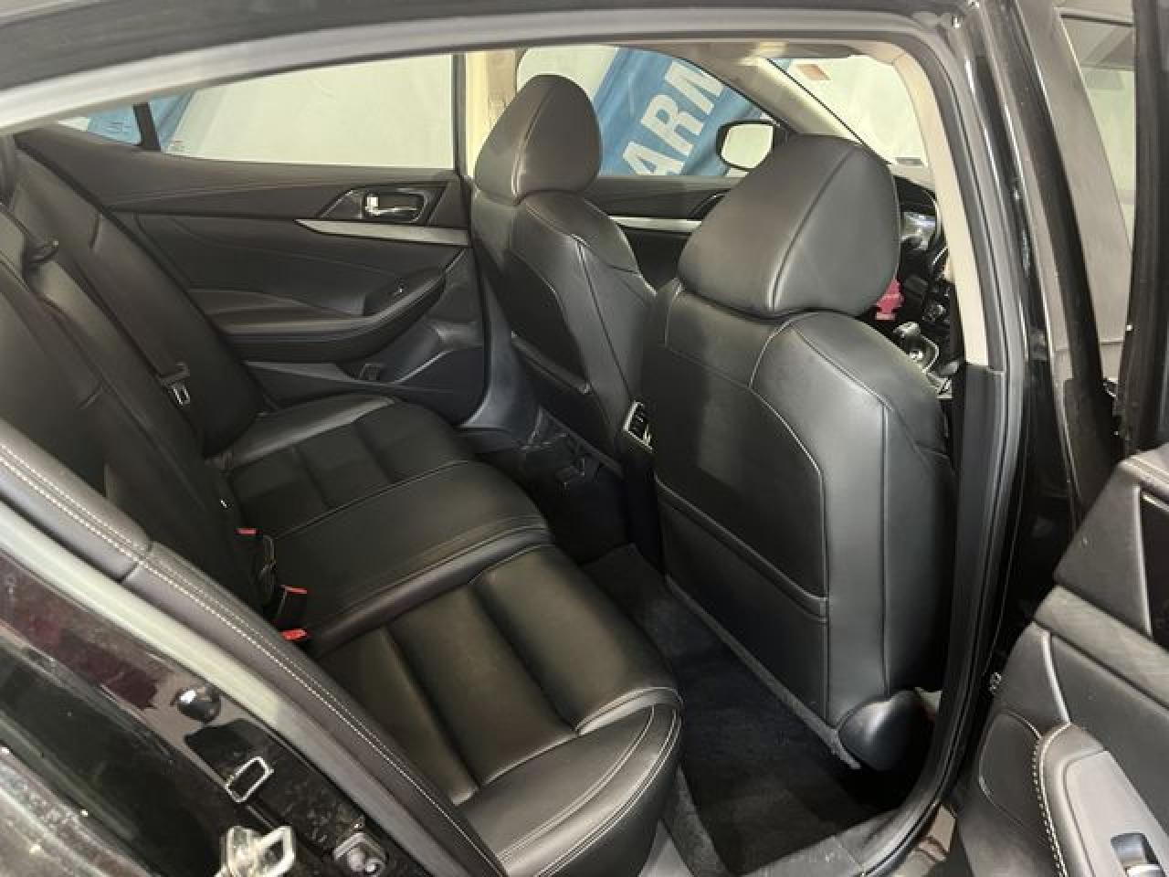 2017 NISSAN Maxima