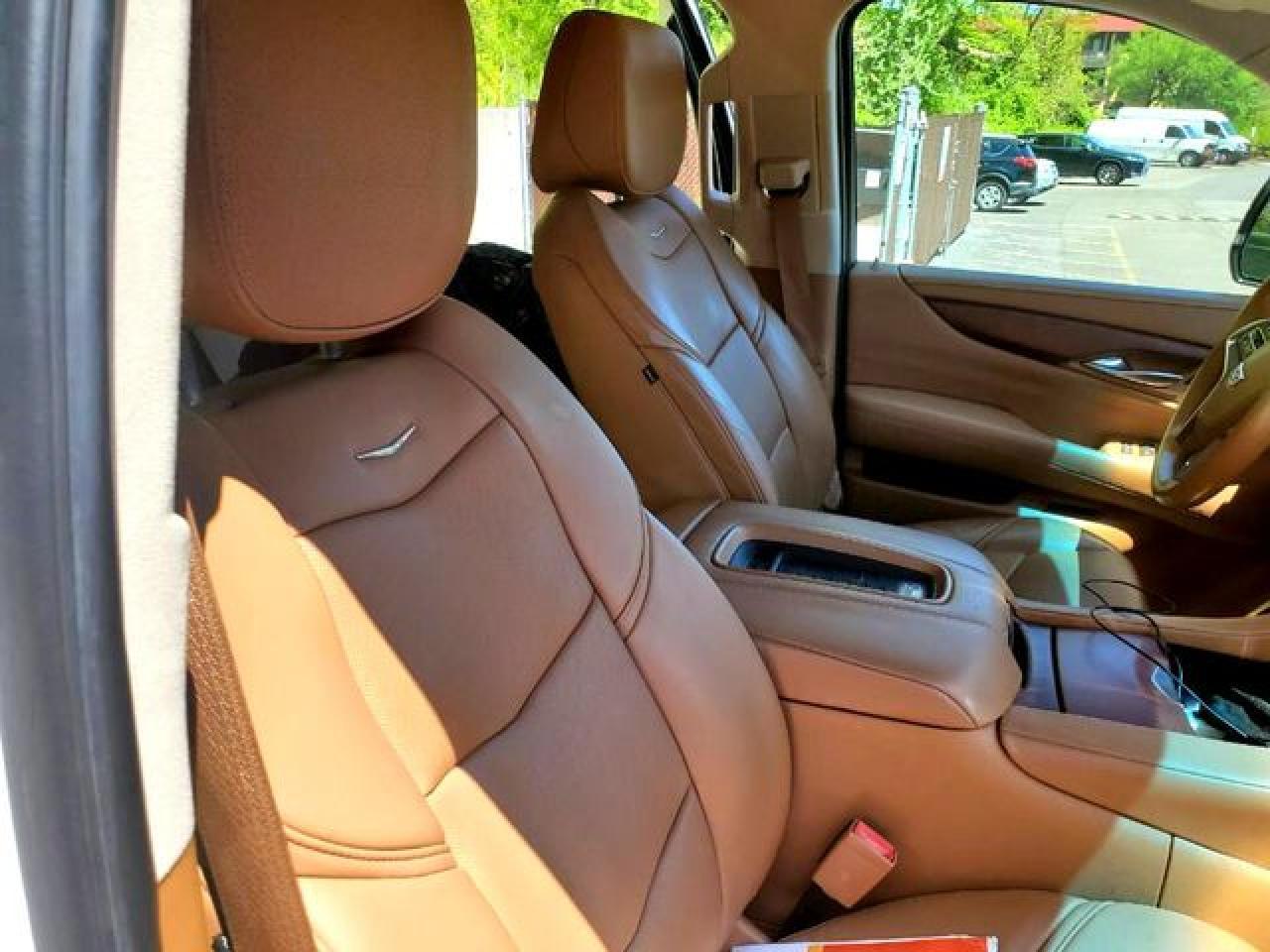 2016 CADILLAC Escalade ESV