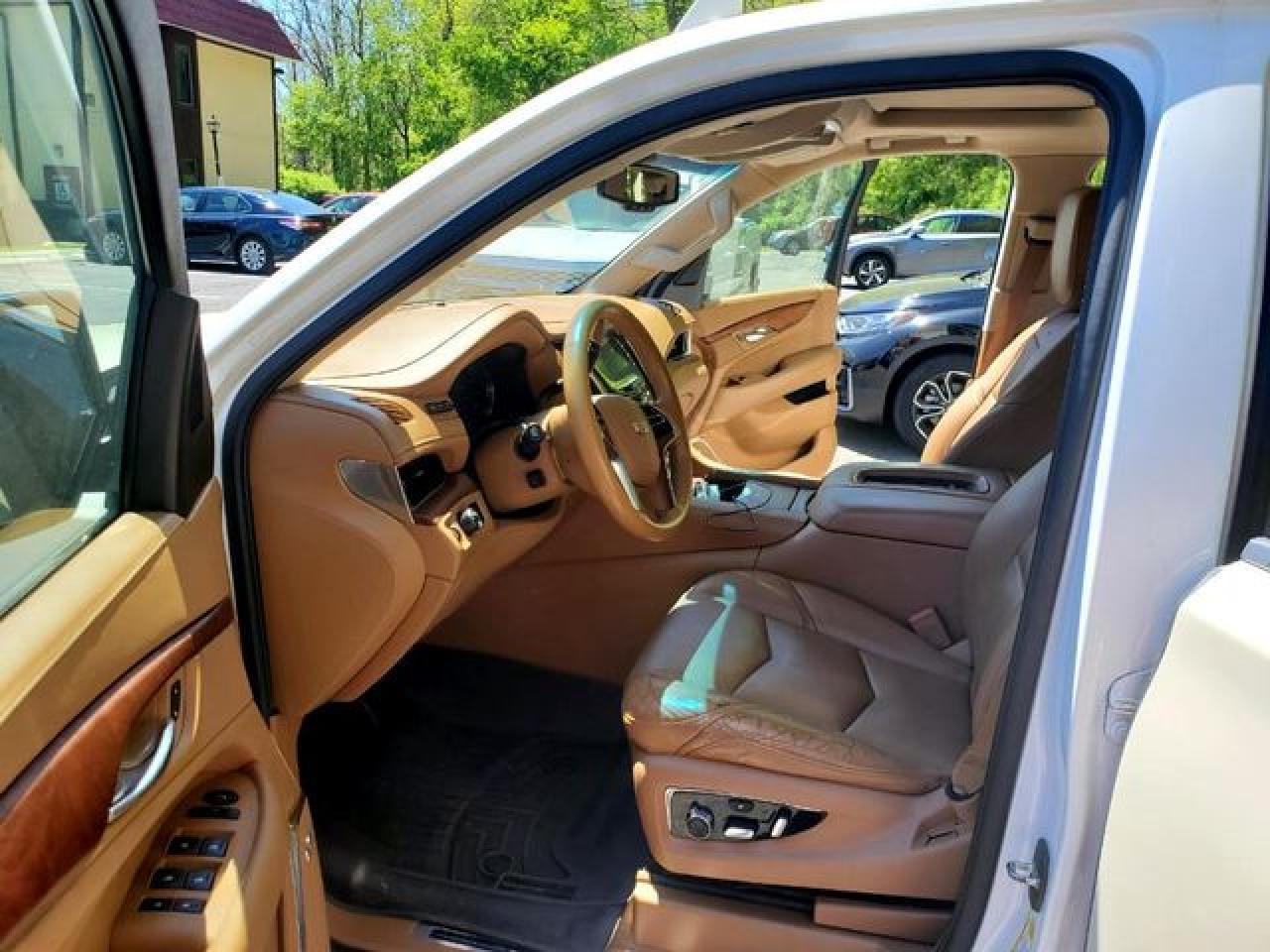 2016 CADILLAC Escalade ESV