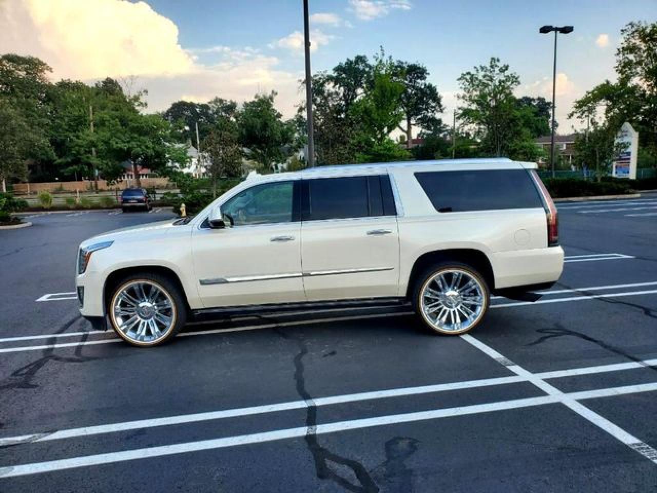 2016 CADILLAC Escalade ESV