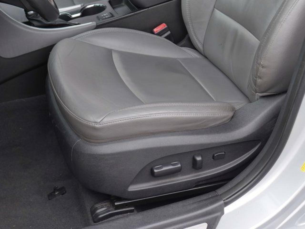 2011 HYUNDAI SONATA