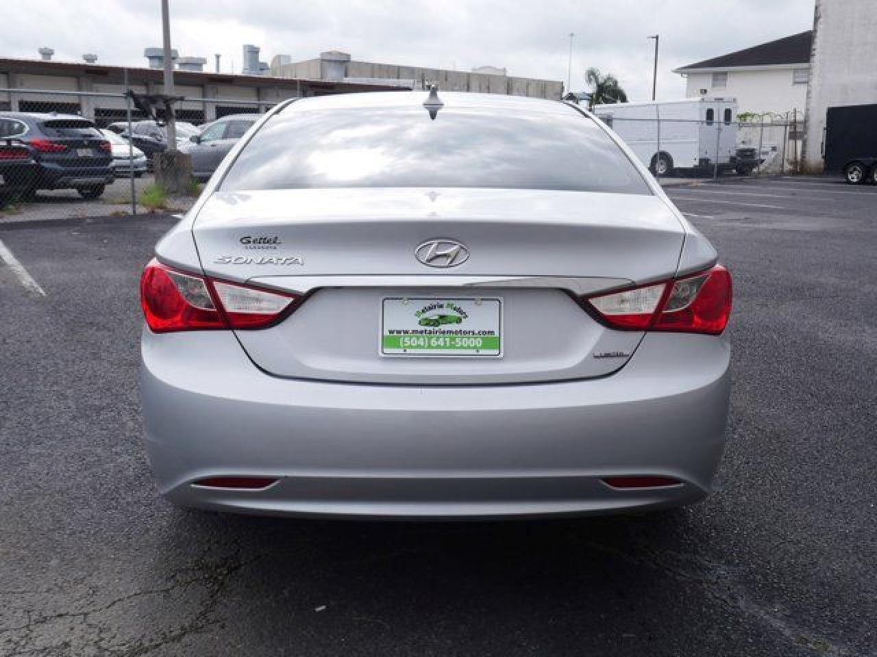 2011 HYUNDAI SONATA