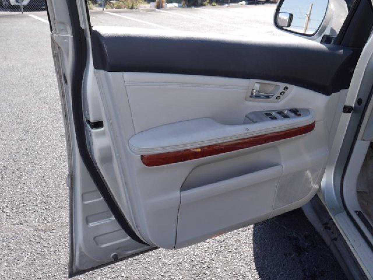 2004 LEXUS Rx 330