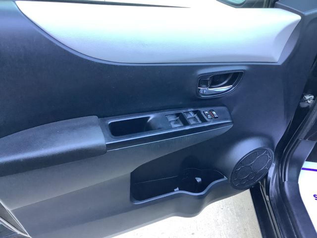 2012 TOYOTA YARIS