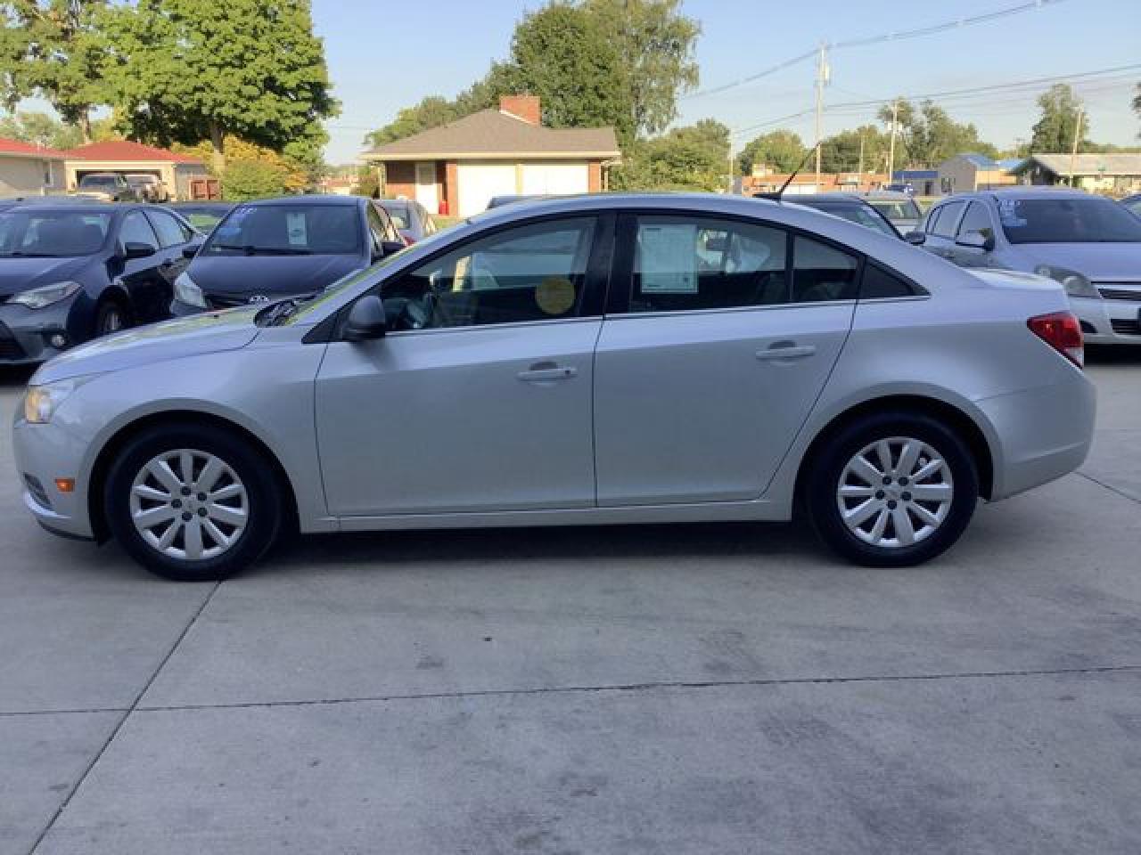 2011 CHEVROLET CRUZE