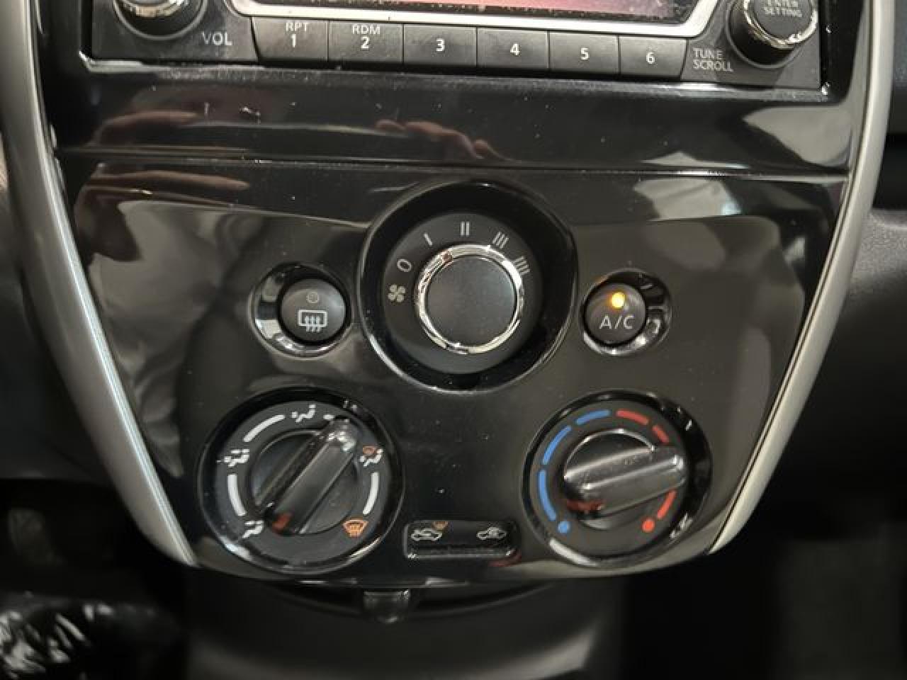 2015 NISSAN Versa Note