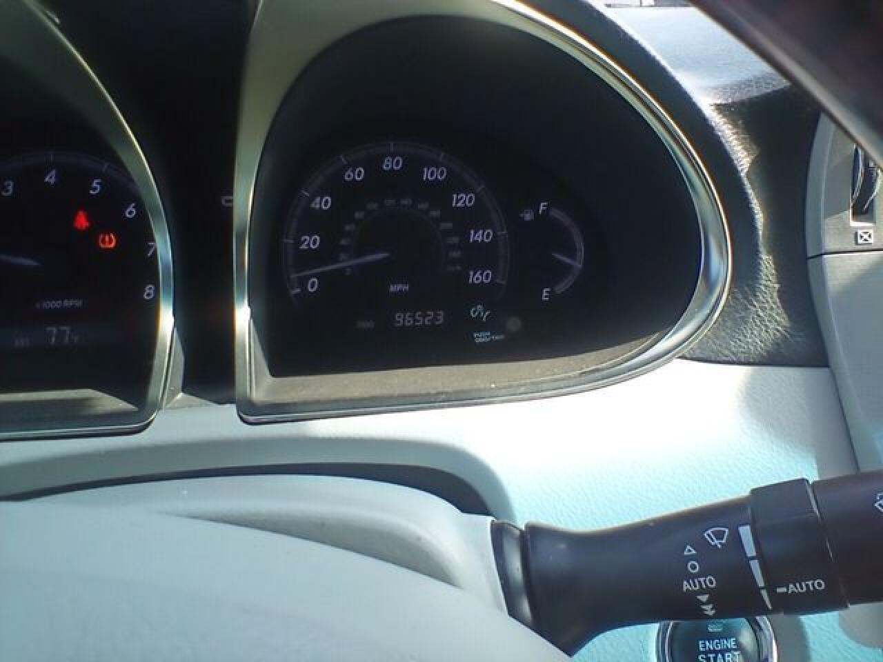 2011 TOYOTA Avalon