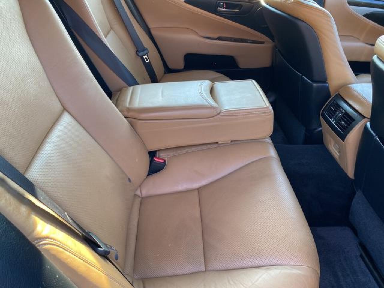 2013 LEXUS LS 460