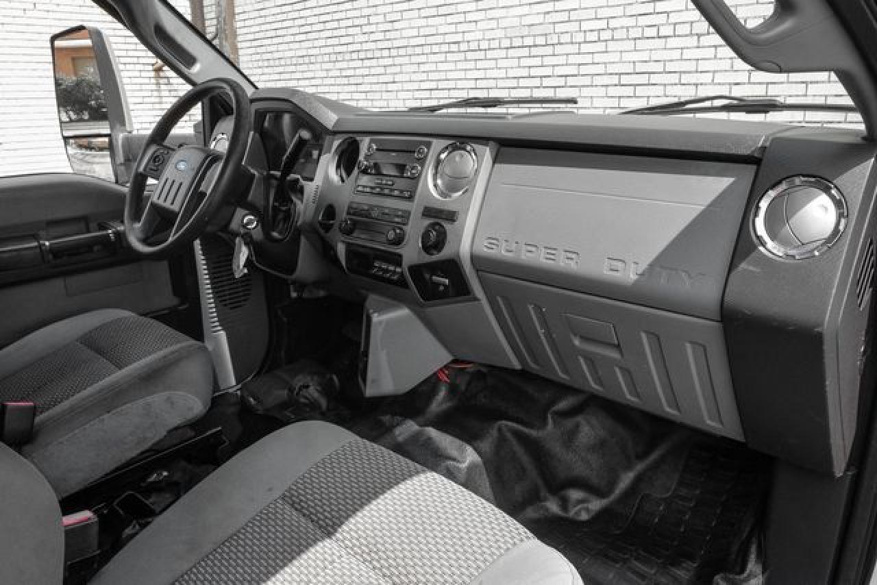 2017 FORD F-650