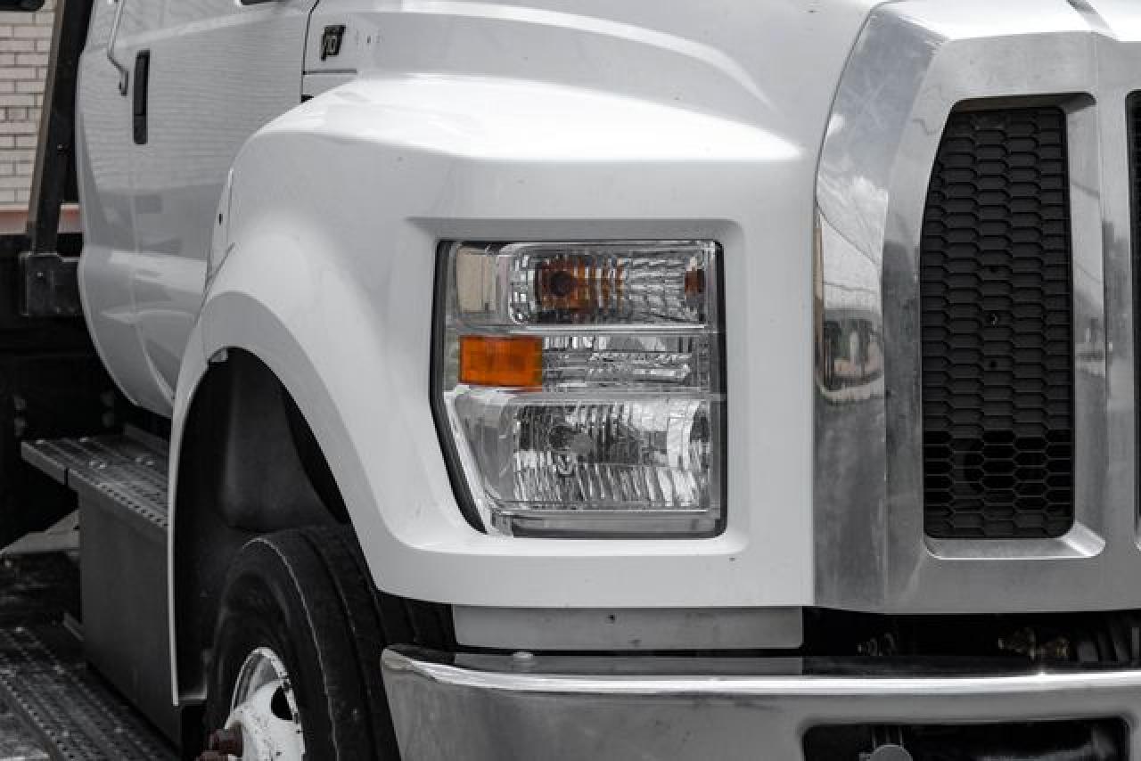 2017 FORD F-650
