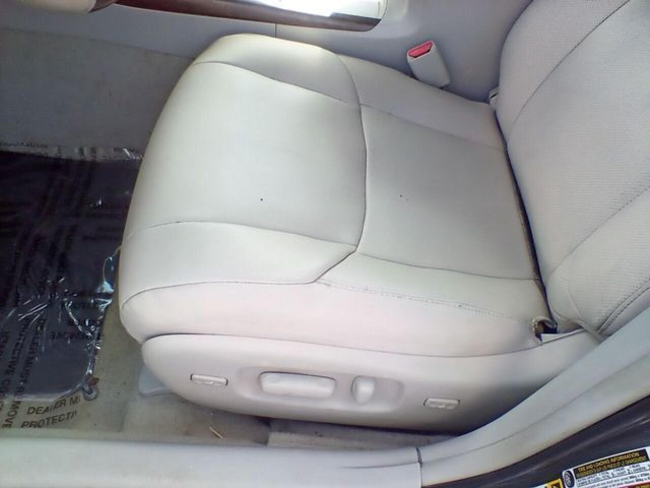 2011 TOYOTA Avalon