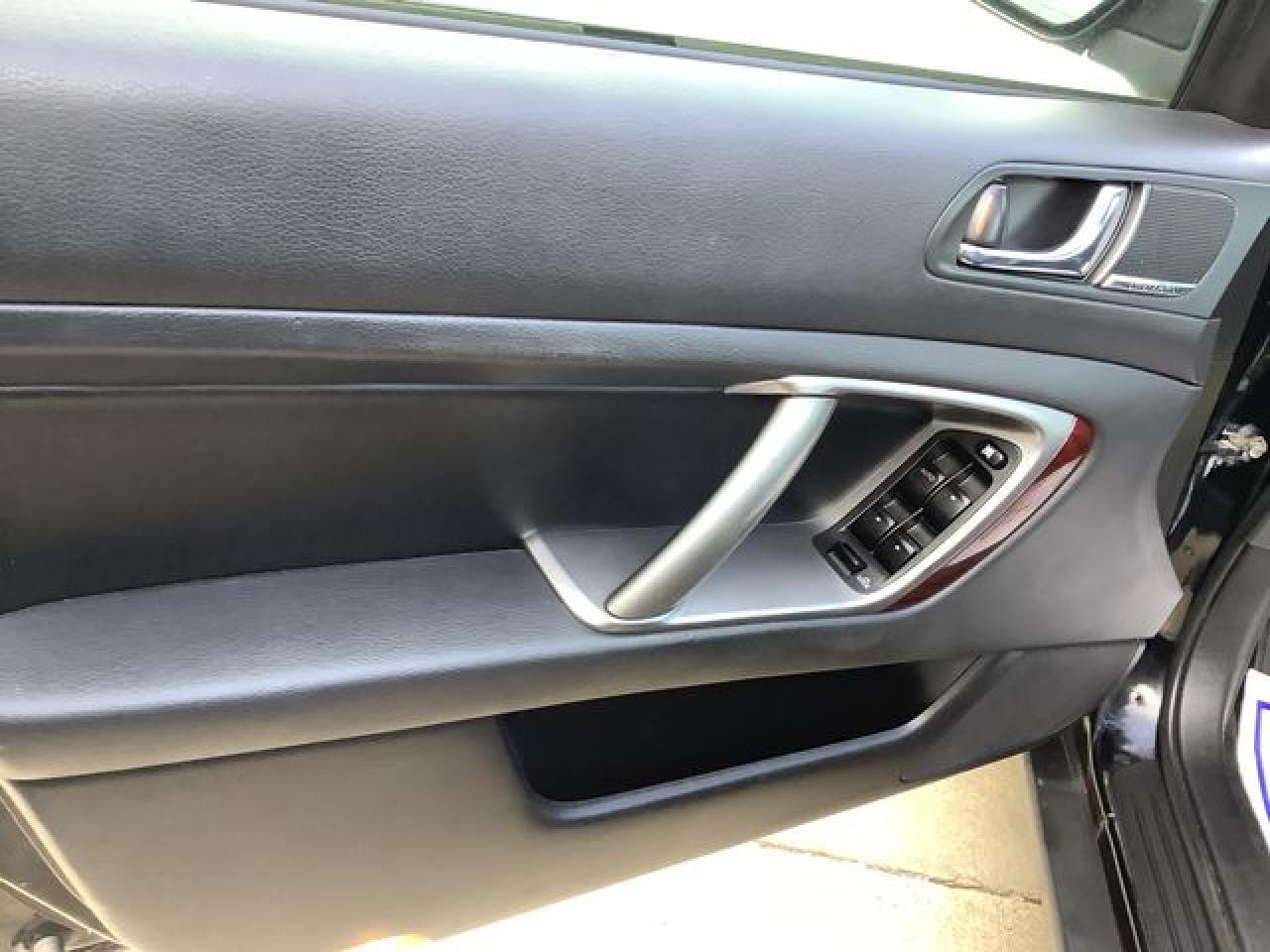 2009 SUBARU Outback