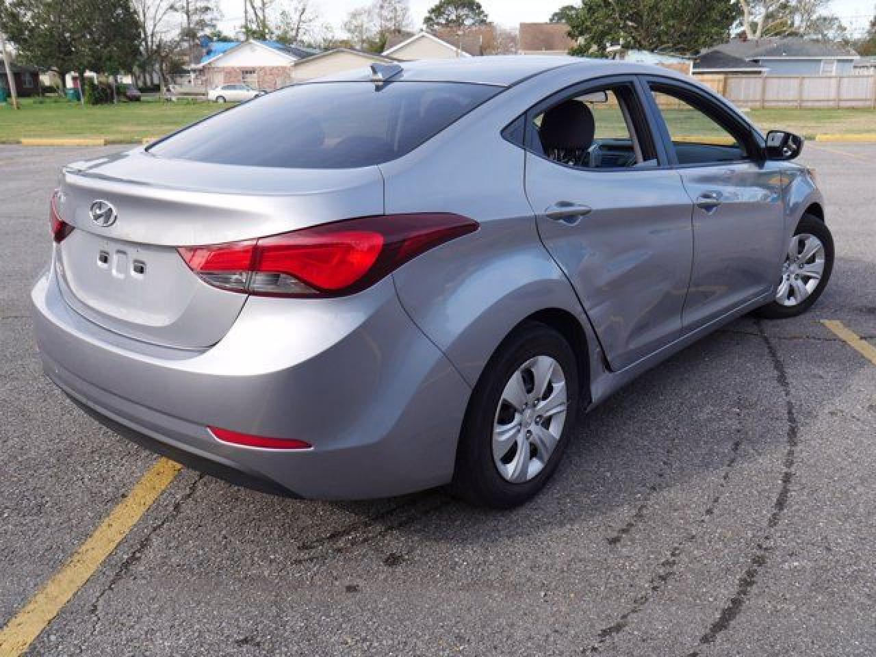 2016 HYUNDAI ELANTRA