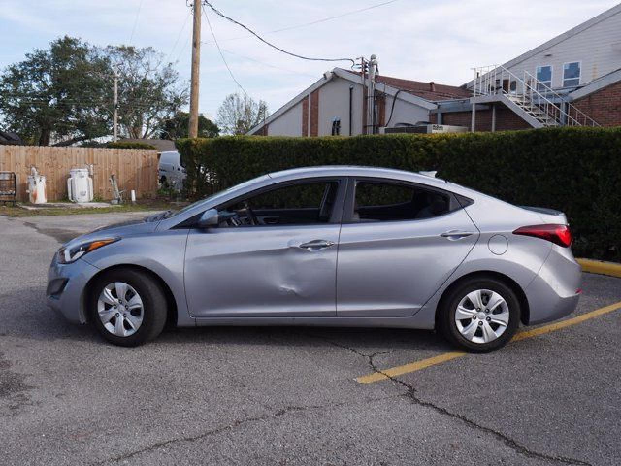 2016 HYUNDAI ELANTRA