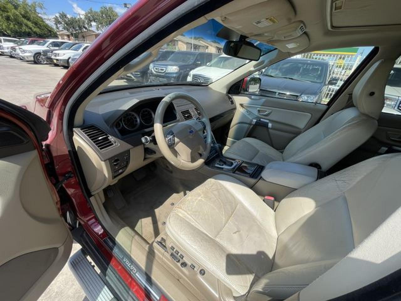 2011 VOLVO XC90