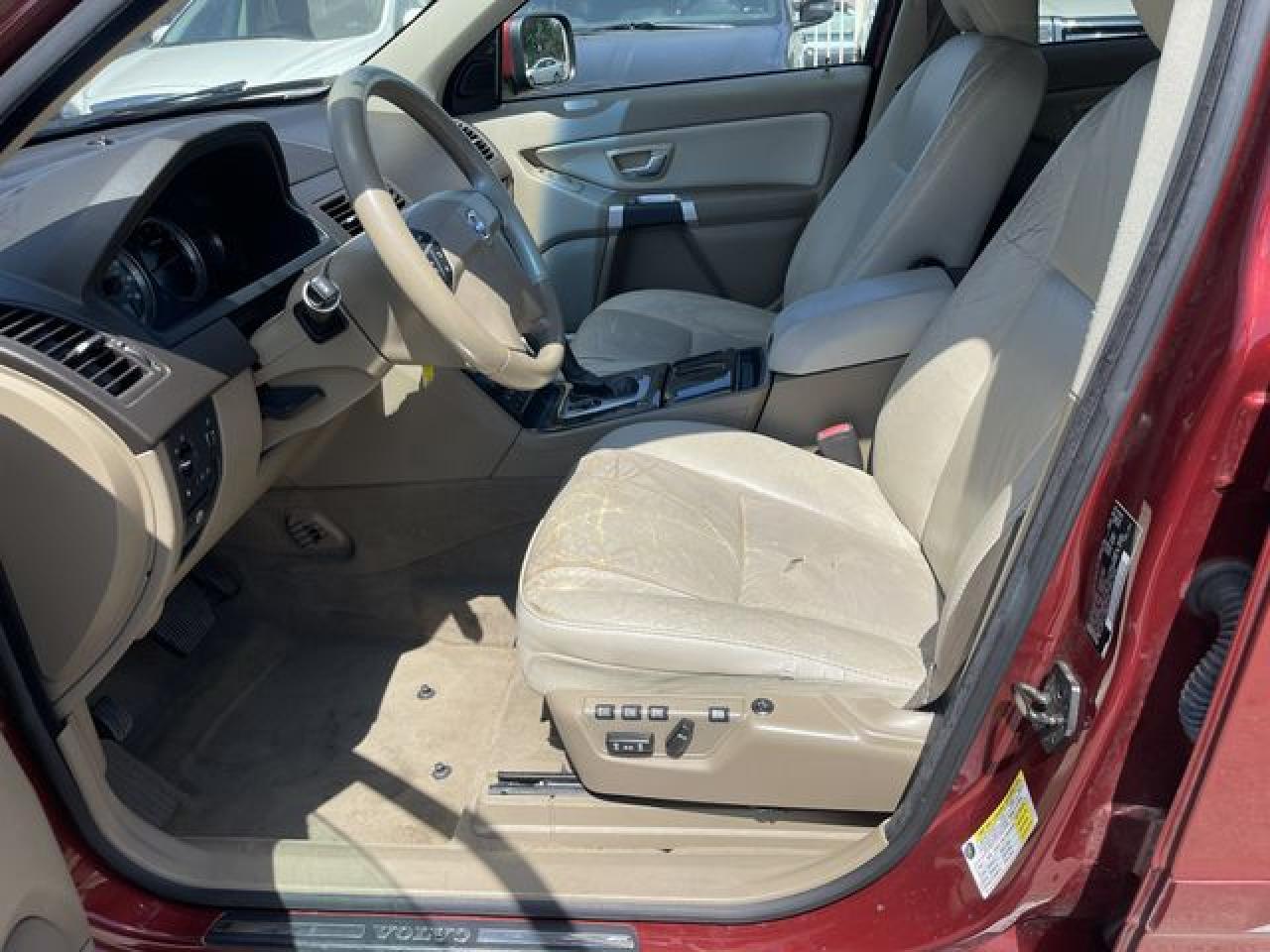 2011 VOLVO XC90