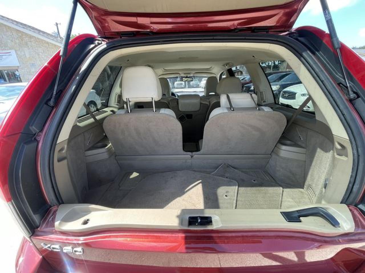 2011 VOLVO XC90