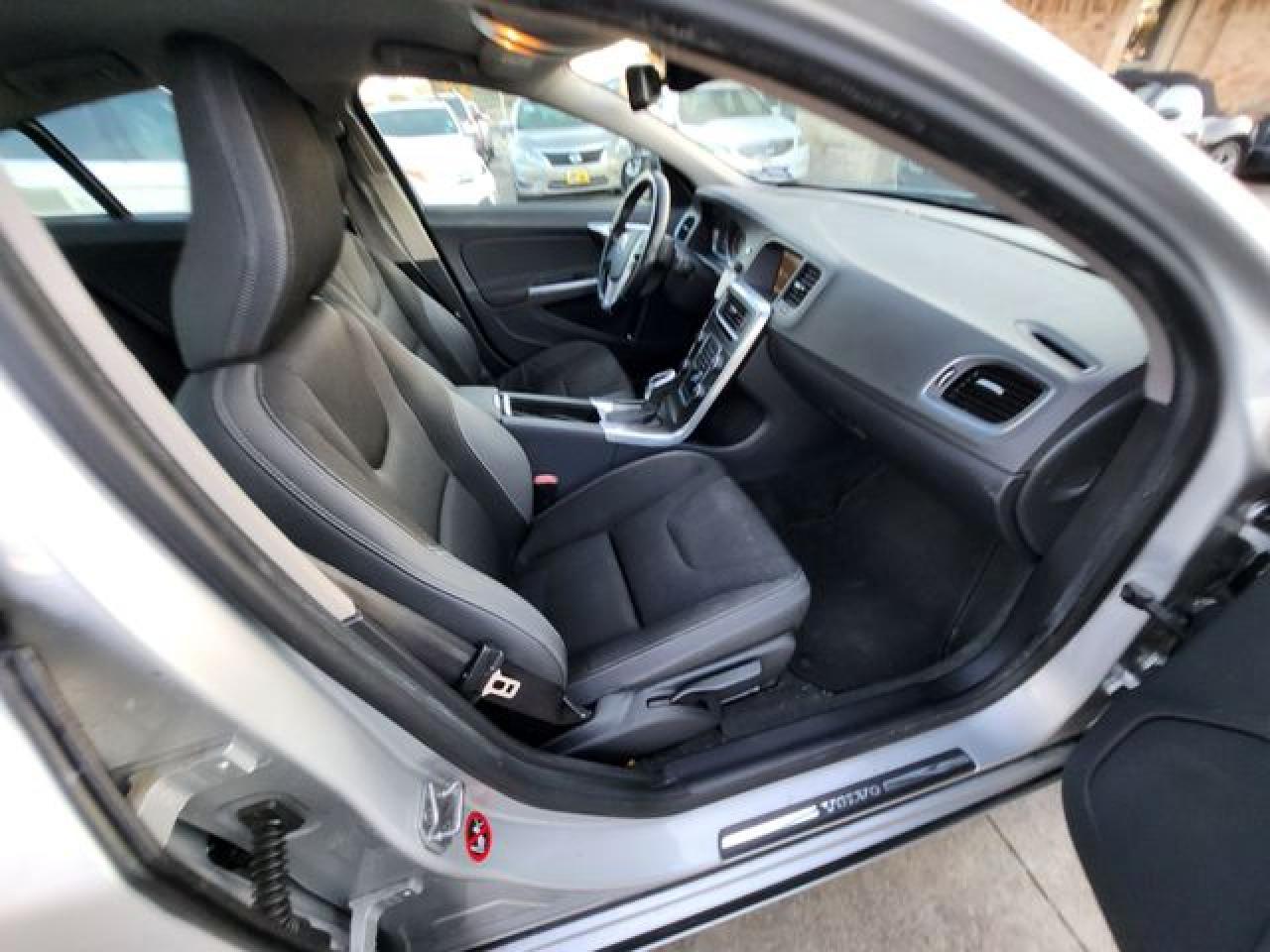 2014 VOLVO S60