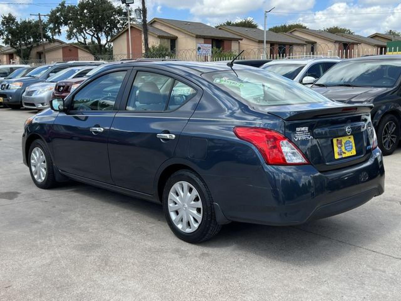 2015 NISSAN VERSA