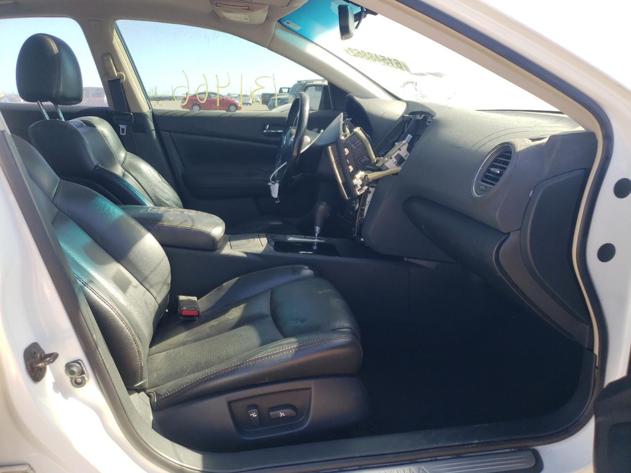2010 NISSAN Maxima