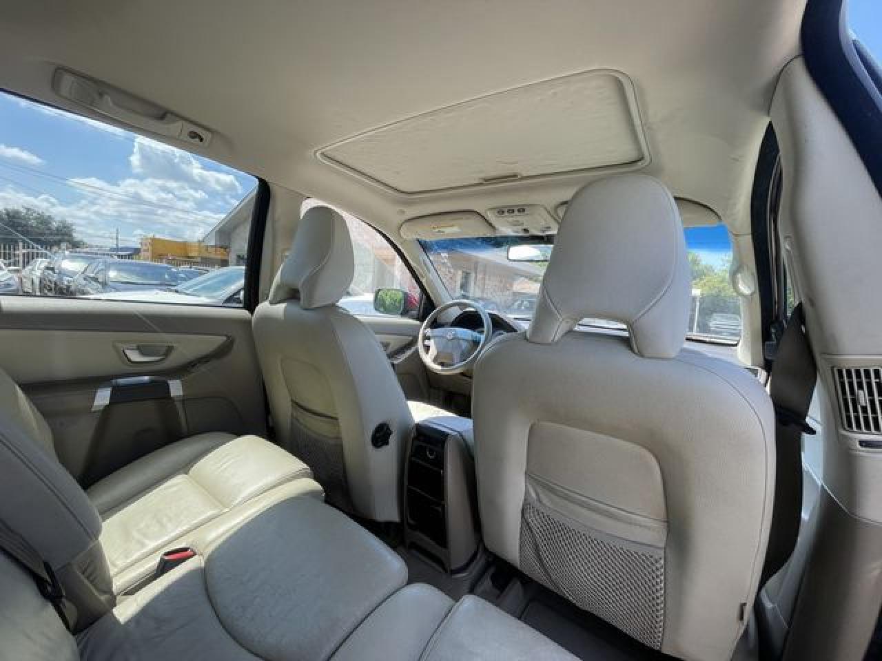 2011 VOLVO XC90