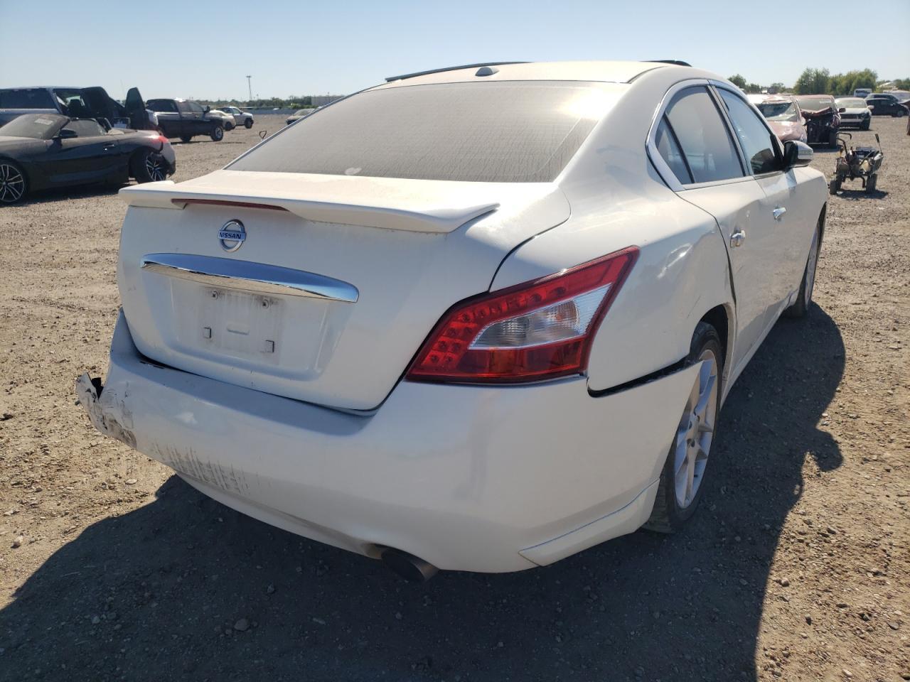 2010 NISSAN Maxima