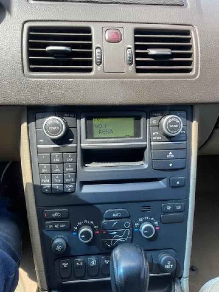 2011 VOLVO XC90