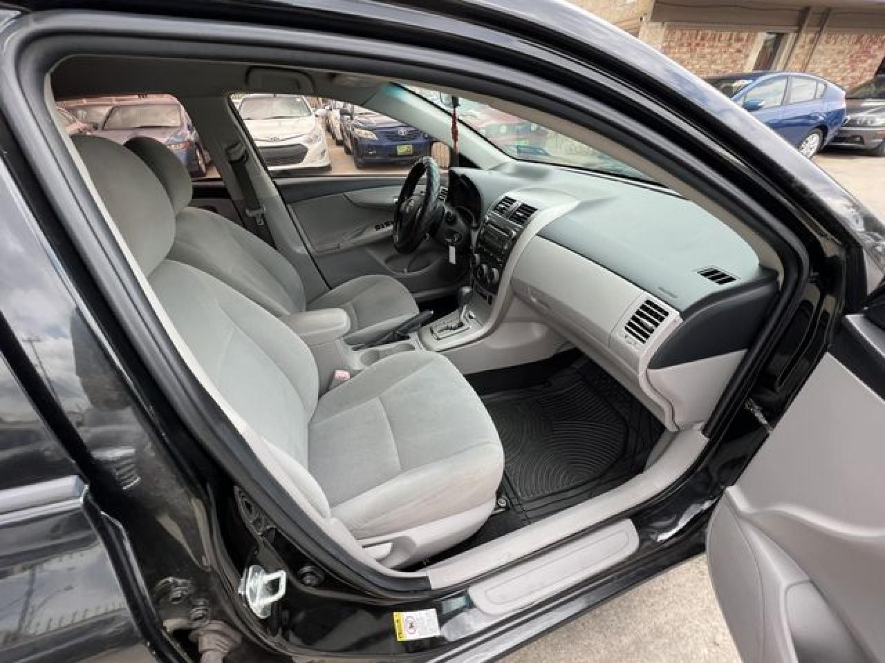 2011 TOYOTA COROLLA