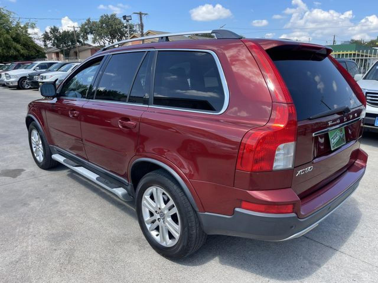 2011 VOLVO XC90
