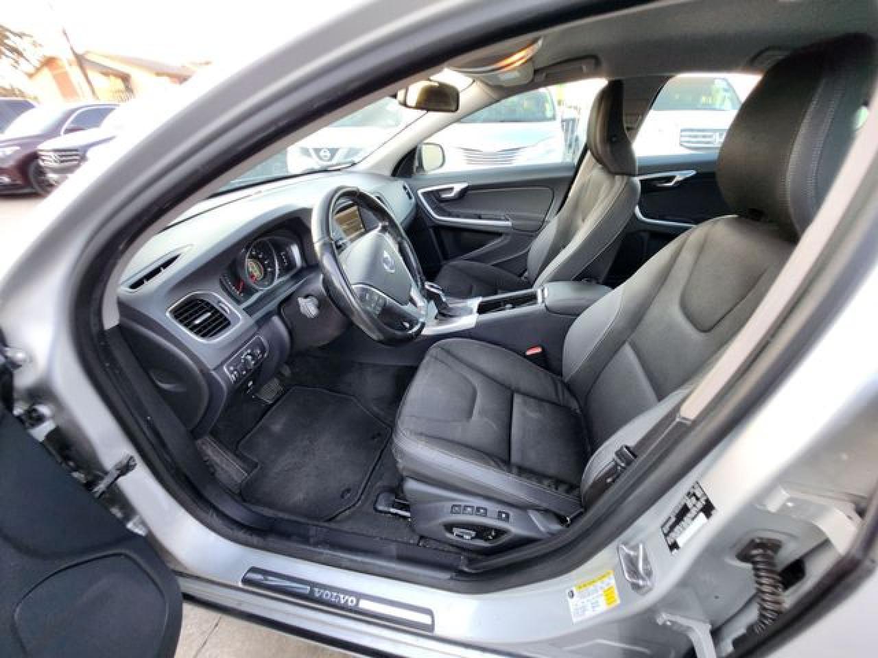 2014 VOLVO S60