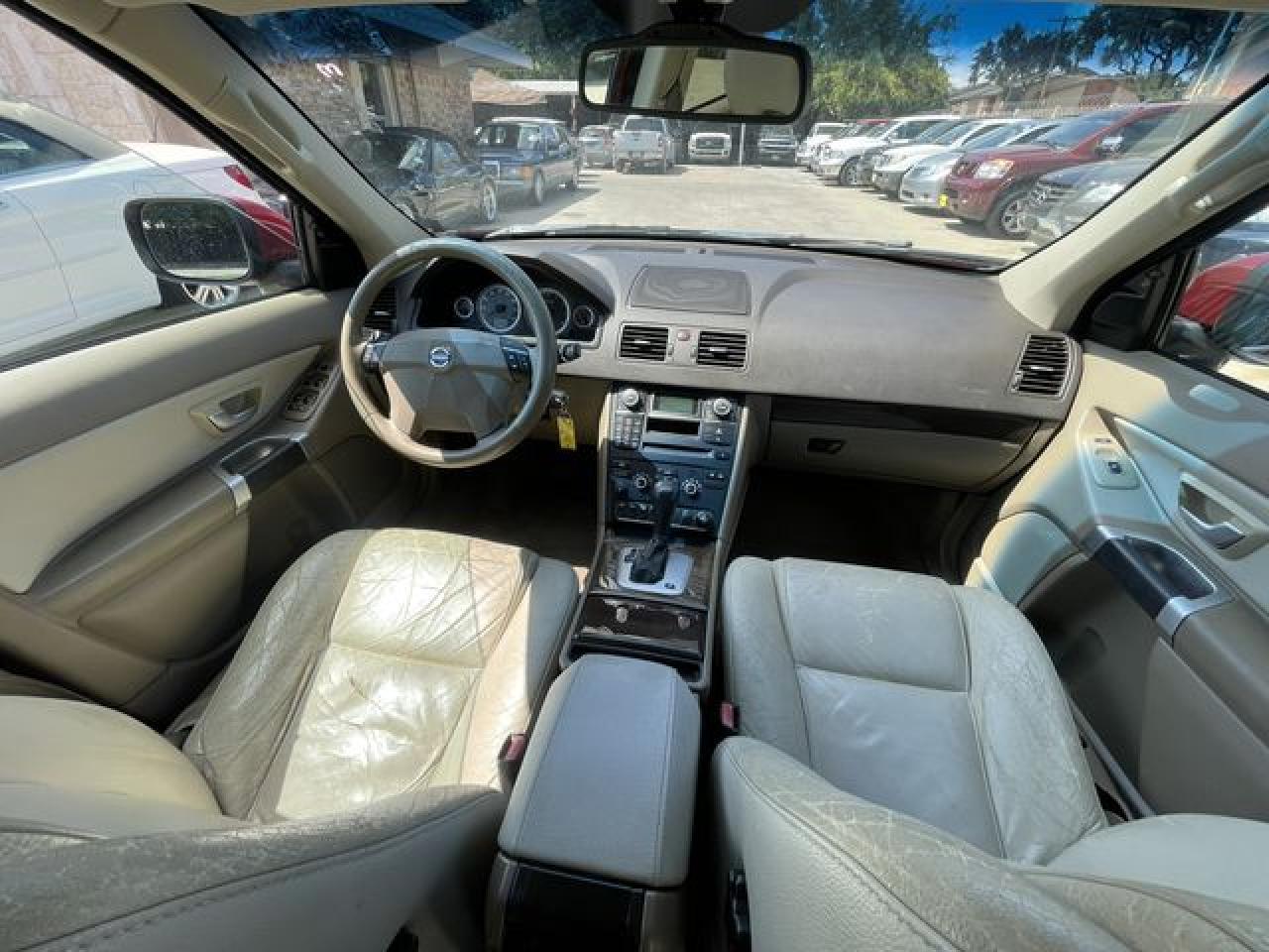 2011 VOLVO XC90