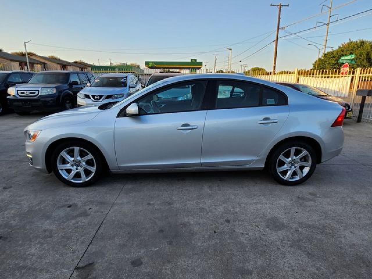 2014 VOLVO S60