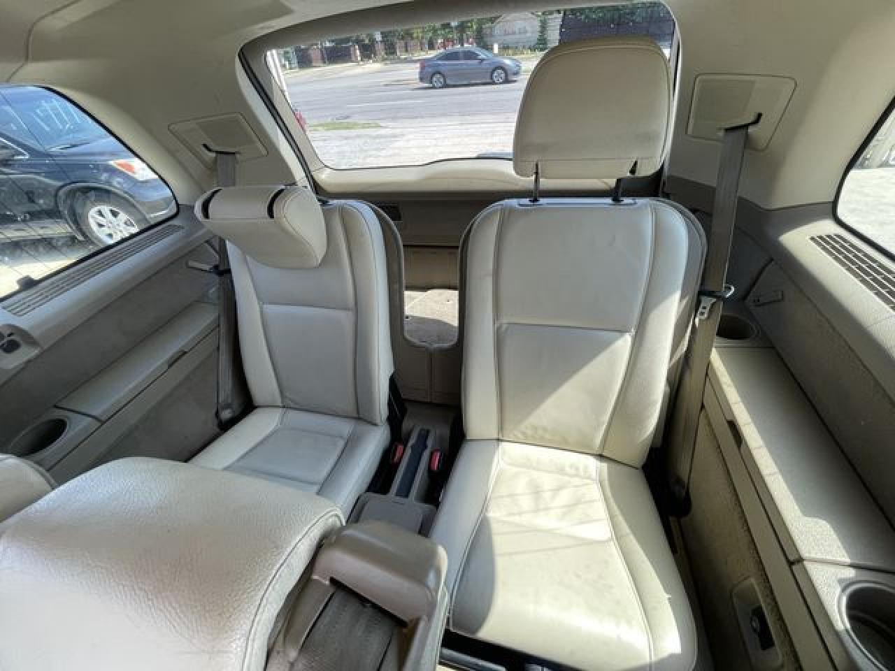 2011 VOLVO XC90