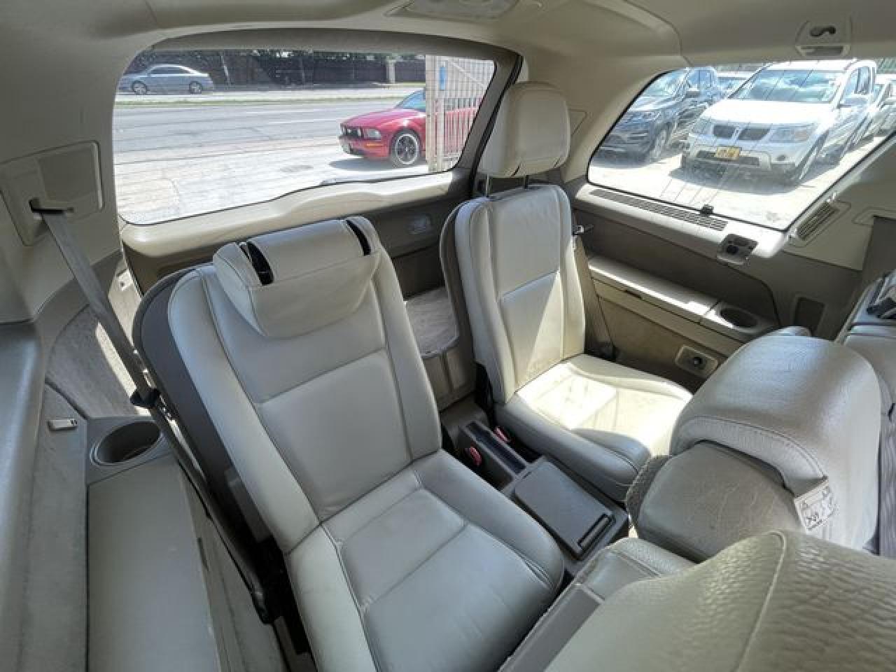 2011 VOLVO XC90