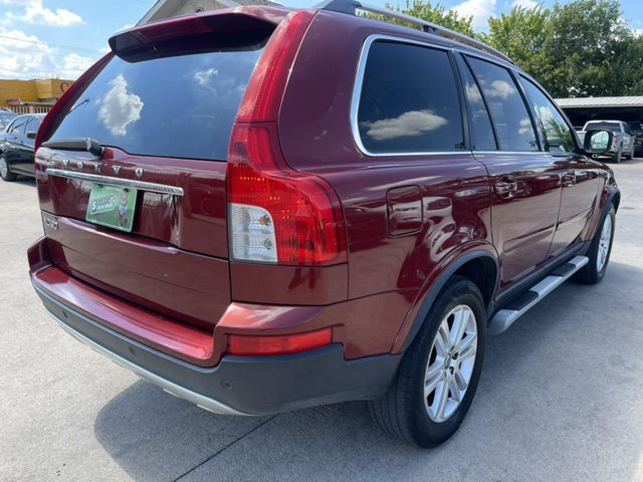 2011 VOLVO XC90