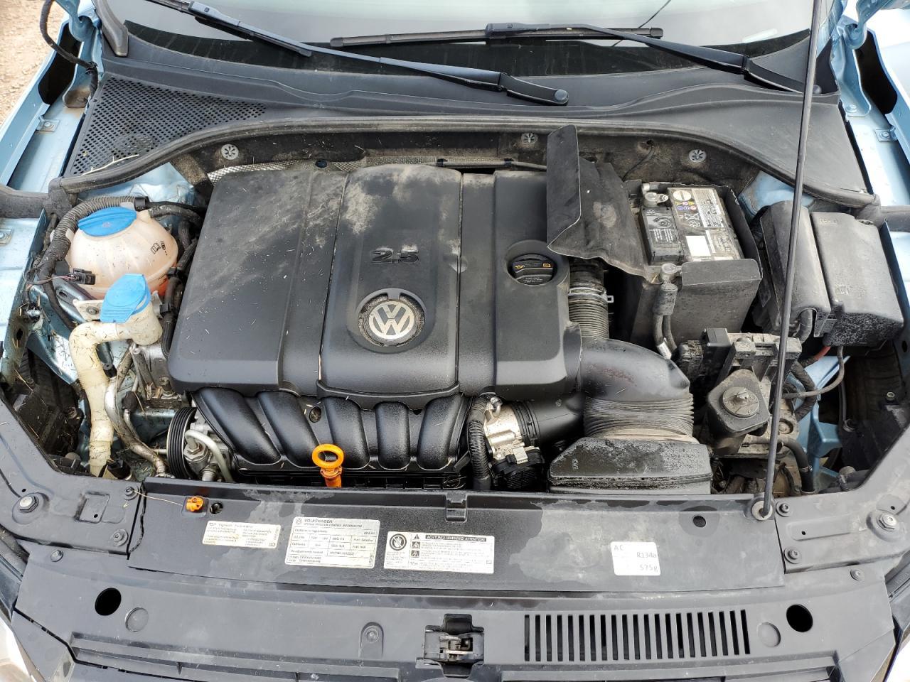 2012 VOLKSWAGEN Passat