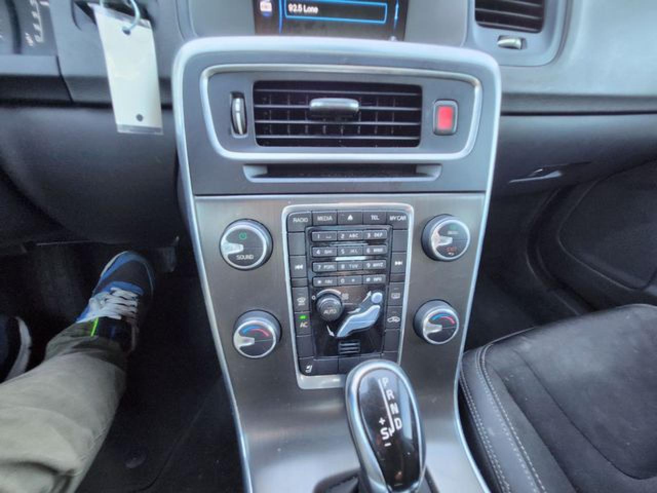 2014 VOLVO S60