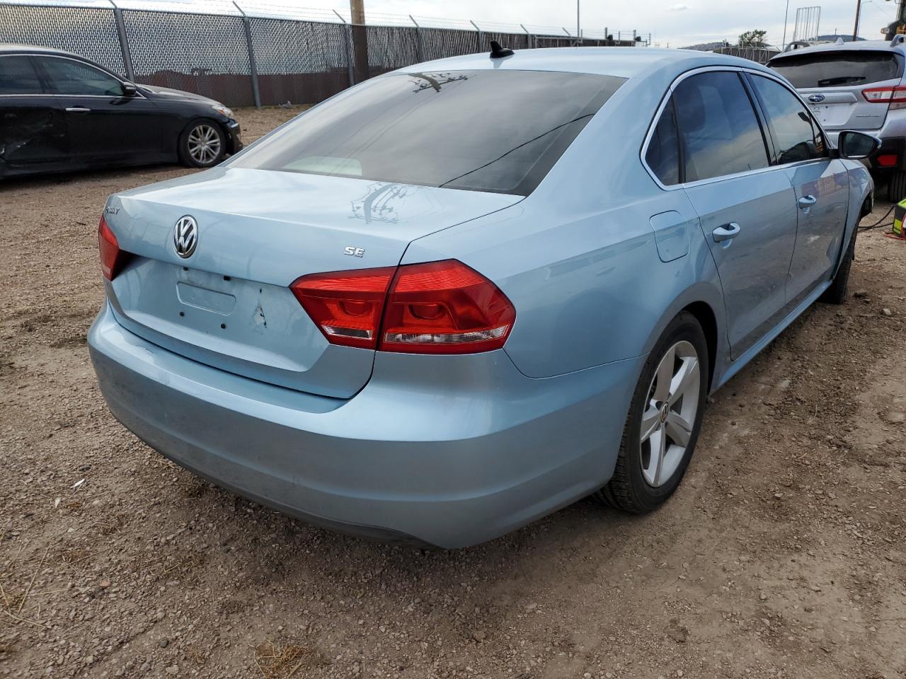 2012 VOLKSWAGEN Passat